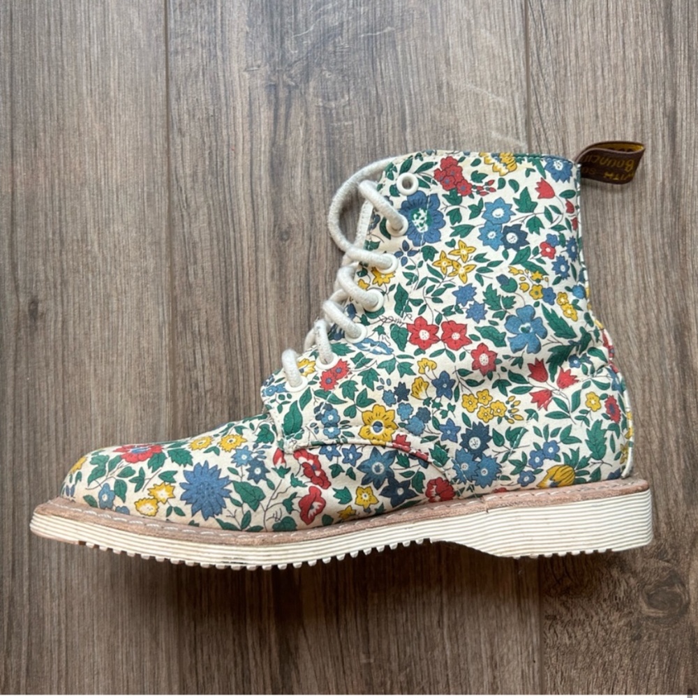 Dr. Martens X Liberty Floral Evan Boots | 6 - Picture 1 of 9